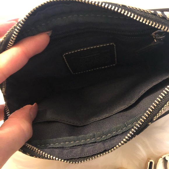 Authentic Coach wristlet, Wallet and clutch. - Picture 3 of 8